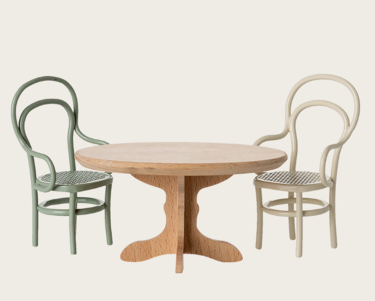 Oval Dining Table, Mouse - Natural