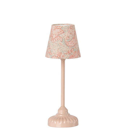 Maileg miniature powder-colored vintage floor lamp for dollhouse furniture, featuring a classic design and detailed craftsmanship.