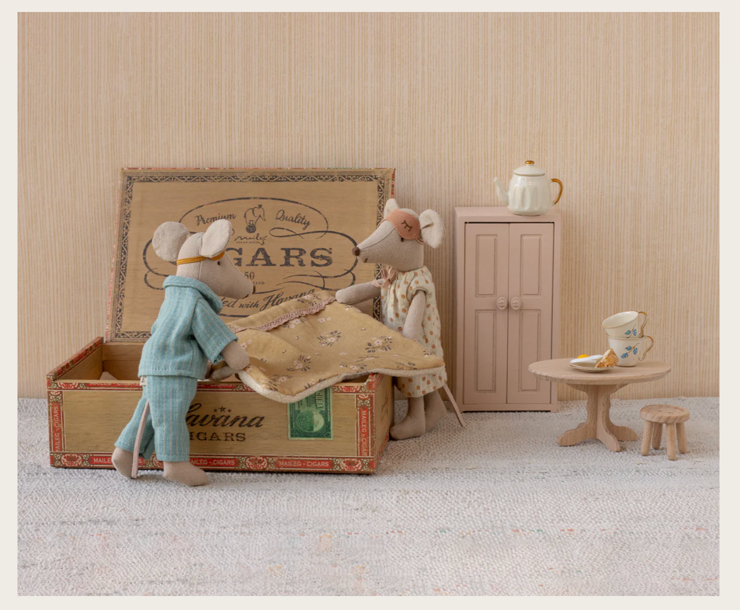 Mum & Dad Mice in Cigarbox, Maileg