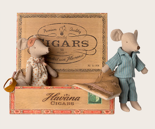 Mum & Dad Mice in Cigarbox, Maileg
