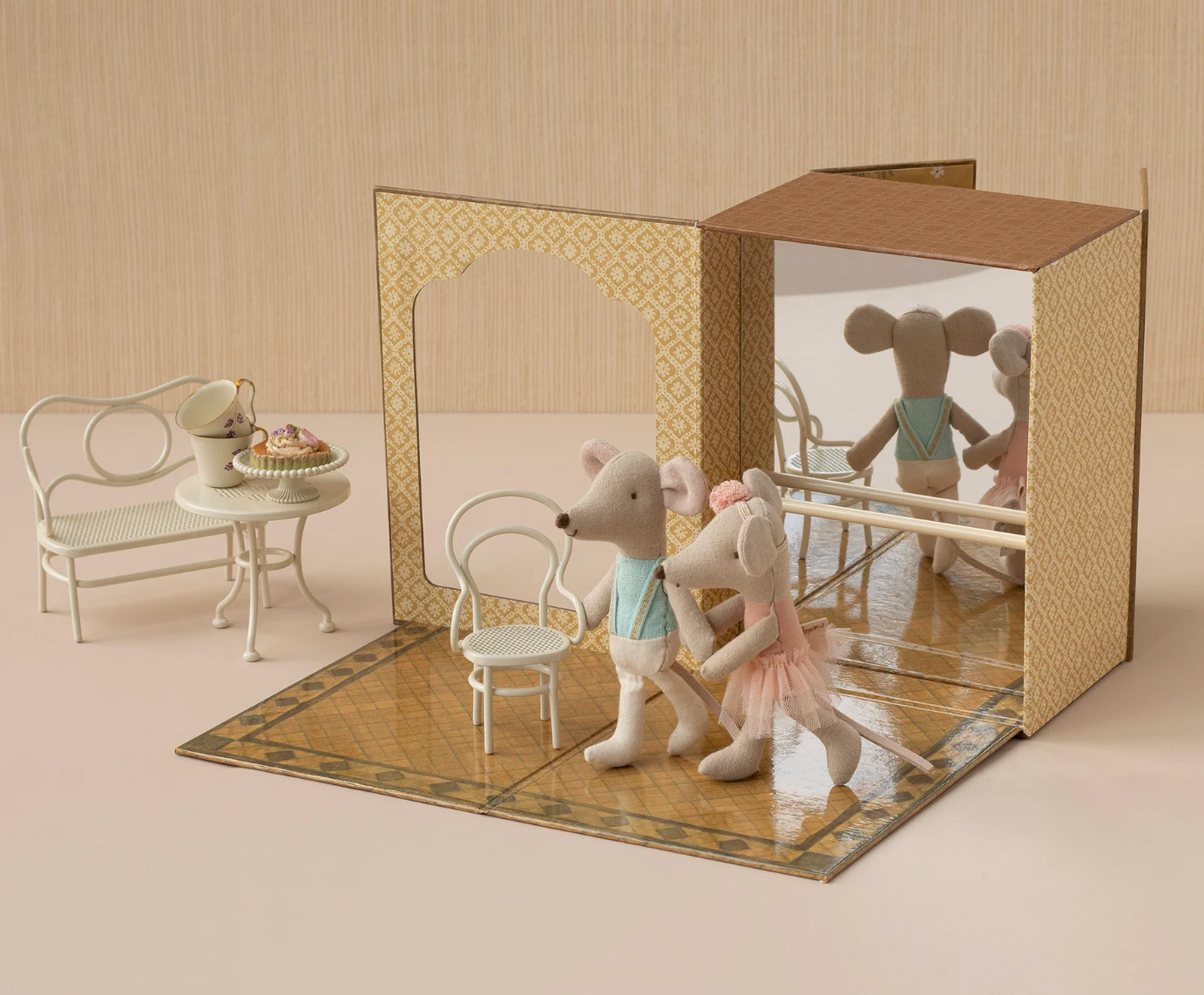 Ballet Mice in Dance Studio, Maileg
