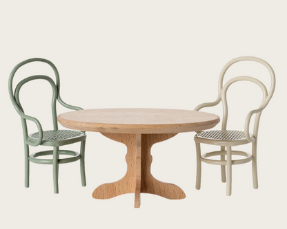 Oval Dining Table, Mouse - Natural